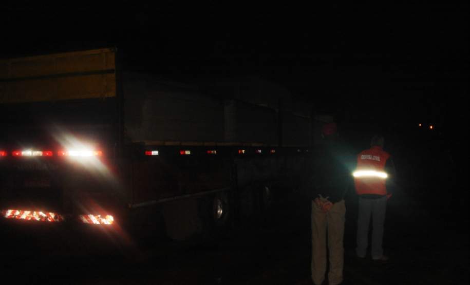 14ª COORDENADORIA REGIONAL DE DEFESA CIVIL FAZ ENTREGA DE TELHAS DE FRIBOCIMENTO AS VÍTIMAS ATINGIDAS POR GRANIZO NO MUNICIPIO DE RESERVA DO IGUAÇÚ.