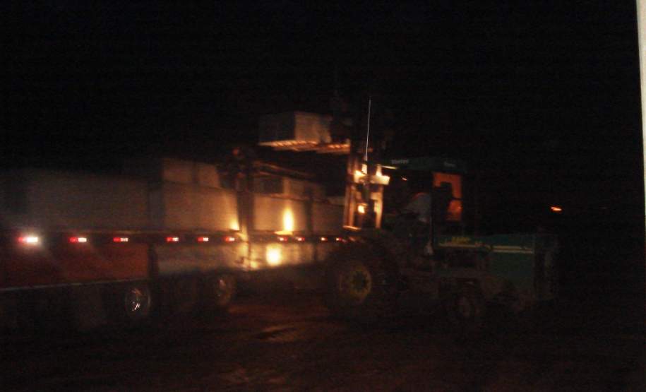 14ª COORDENADORIA REGIONAL DE DEFESA CIVIL FAZ ENTREGA DE TELHAS DE FRIBOCIMENTO AS VÍTIMAS ATINGIDAS POR GRANIZO NO MUNICIPIO DE RESERVA DO IGUAÇÚ.