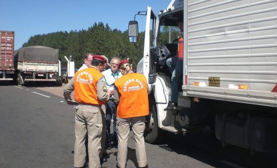 2ª Coordenadoria Regional de Defesa Civil realiza Fiscalização do Transporte de Produtos Perigosos 13.09.11
