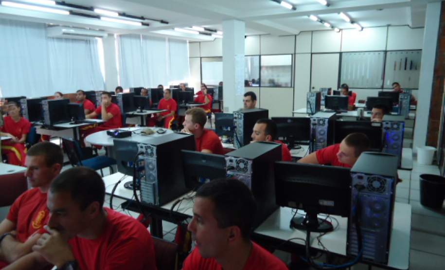 Aula prática dobre para os alunos de formação de soldados do 5ª GB, sobre o preenchimento de "NOPRED e AVADAN".