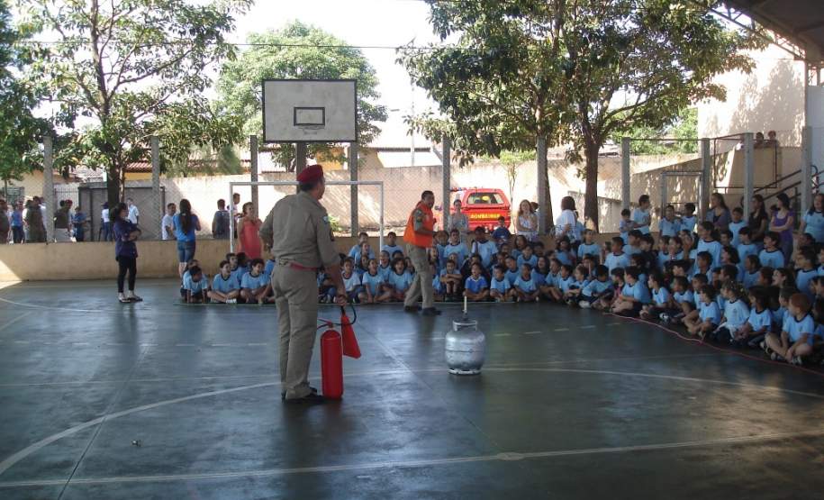 HOMENAGEM E PALESTRA LDA