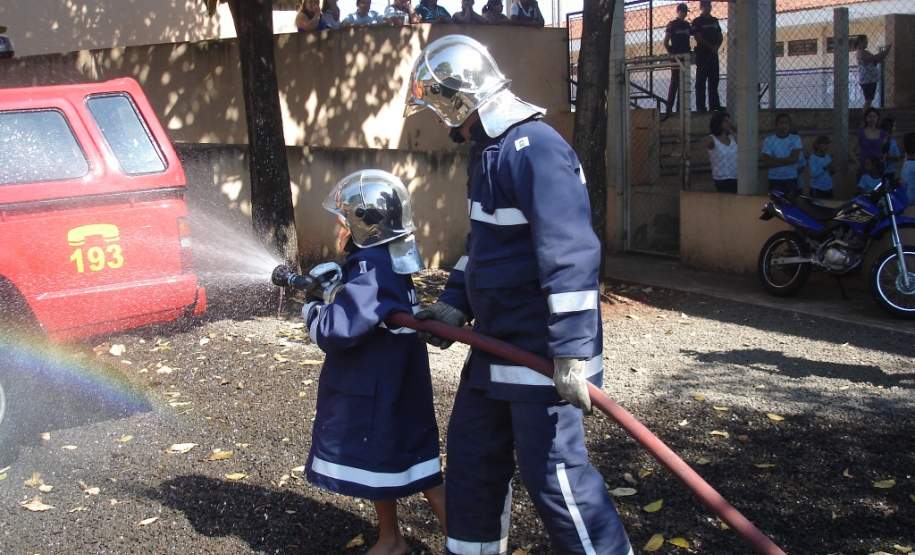 HOMENAGEM E PALESTRA LDA