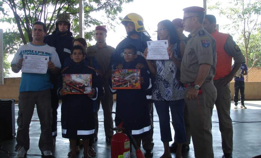 HOMENAGEM E PALESTRA LDA
