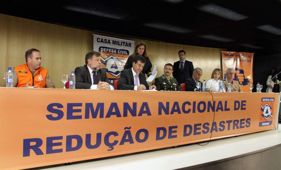Governador libera recursos para ampliar prevenção contra desastres no Litoral Governador libera recursos para ampliar prevenção contra desastres no Litoral