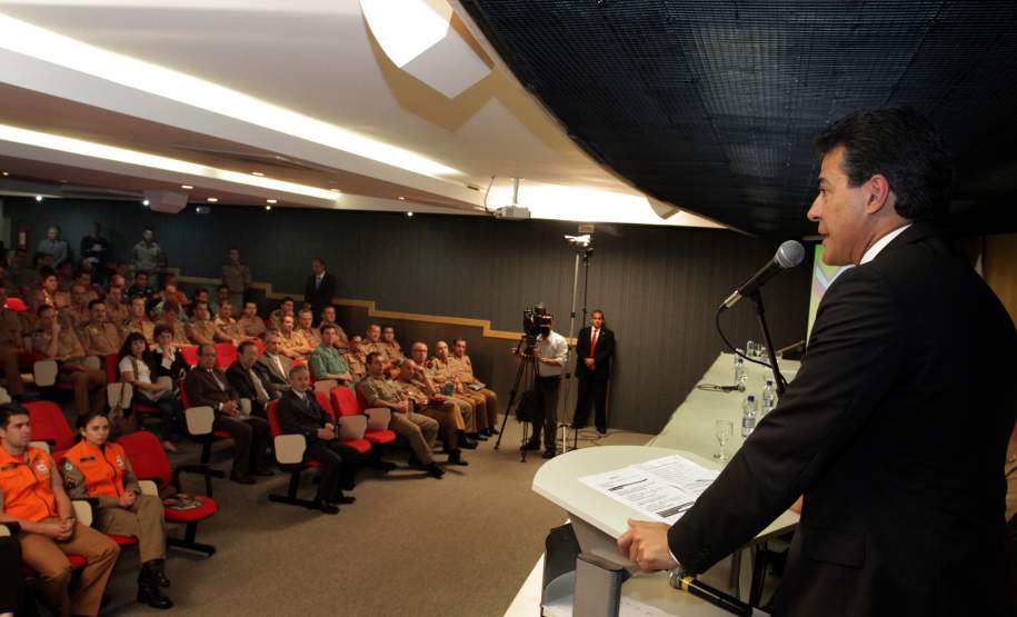 Governador libera recursos para ampliar prevenção contra desastres no Litoral Governador libera recursos para ampliar prevenção contra desastres no Litoral