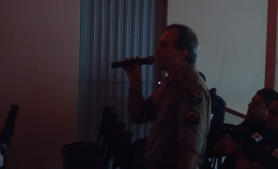 13ª COREDEC 11 outubro 13ª COREDEC realiza no dia 11 o Iº Encontro de Voluntários de
Defesa Civil e Palestra seguida de Evacuação Escolar na cidade de Apucarana contemplando a V Semana Nacional de Redução de Desastres