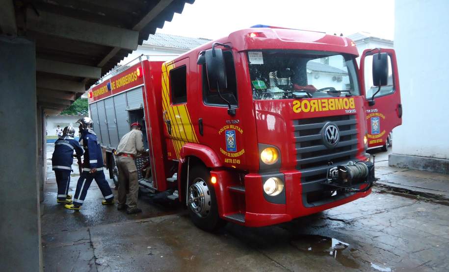 13ª COREDEC 11 outubro 13ª COREDEC realiza no dia 11 o Iº Encontro de Voluntários de
Defesa Civil e Palestra seguida de Evacuação Escolar na cidade de Apucarana contemplando a V Semana Nacional de Redução de Desastres