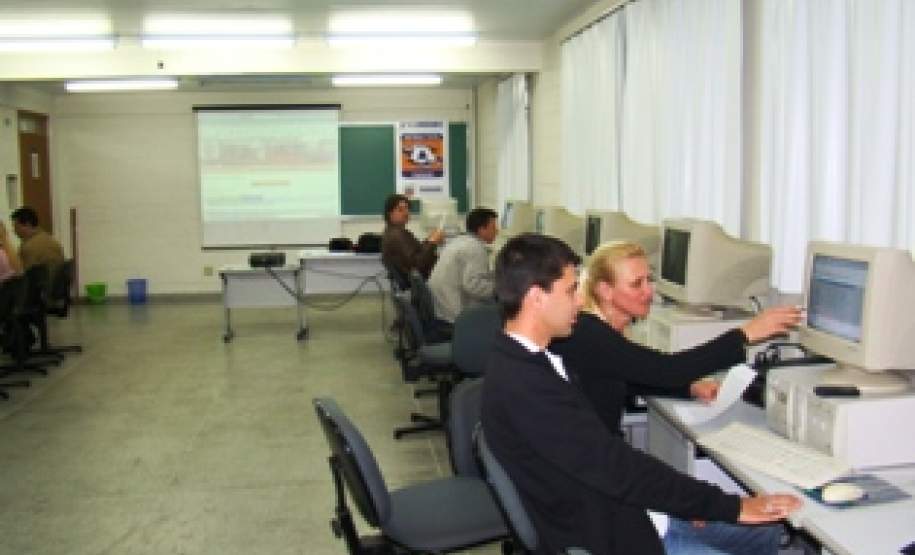 6ª COREDEC REALIZA PALESTRA DE SISDC ÀS COMDEC'S