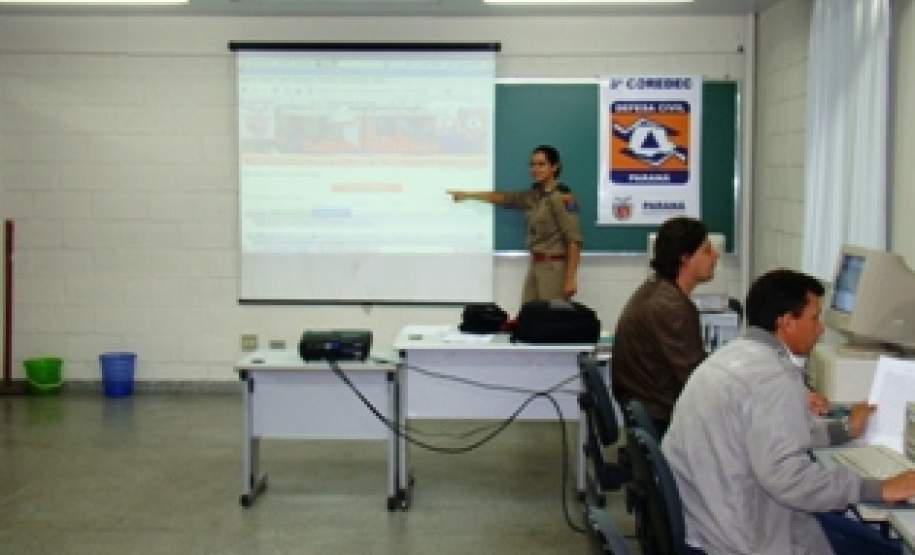 6ª COREDEC REALIZA PALESTRA DE SISDC ÀS COMDEC'S