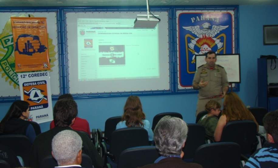 12ª COREDEC realiza reunião para discutir ações de Defesa Civil 12ª COREDEC realiza reunião para discutir ações de Defesa Civil