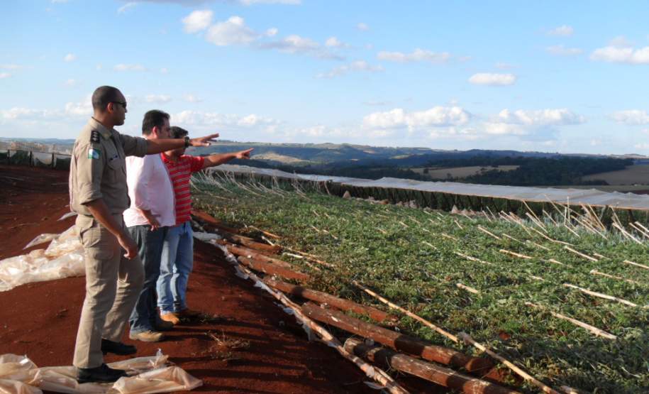 Fortes ventos trouxeram prejuízos na cidade de Marilêndia do Sul.