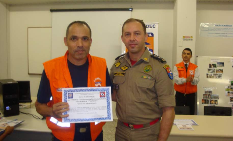 15ª COREDEC realiza curso de capacitação para coordenadorias municipais de Defesa Civil 15ª COREDEC realiza curso de capacitação para coordenadorias municipais de Defesa Civi