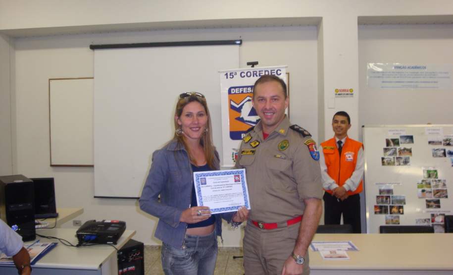 15ª COREDEC realiza curso de capacitação para coordenadorias municipais de Defesa Civil 15ª COREDEC realiza curso de capacitação para coordenadorias municipais de Defesa Civi