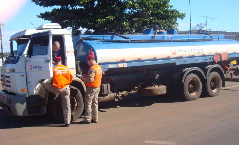 5ª Coordenadoria Regional de Defesa Civil realizou em Cianorte mais uma atividade de Fiscalização de Produtos Perigosos. 5ª Coordenadoria Regional de Defesa Civil realizou em Cianorte mais uma atividade de Fiscalização de Produtos Perigosos.