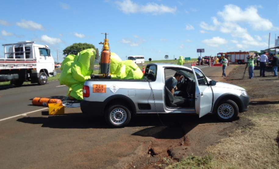 5ª COREDEC – Corpo de Bombeiros de Maringá e concessionária VIAPAR realizam
 simulado de acidente rodoviário com produtos perigosos ( Cloro Gás).