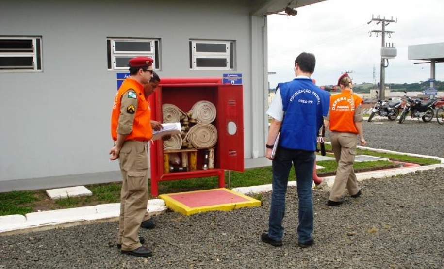 -  A 2ª COREDEC,  em conjunto com Órgãos de Estrutura do Governo Estadual e Federal, realizou fiscalização ao armazenamento de produtos perigosos