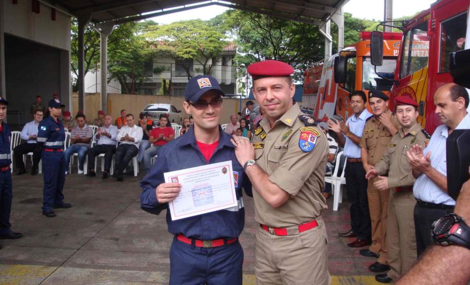 15ª Coordenadoria Regional de Defesa Civil realiza solenidade de encerramento do Curso de Formação de Agentes de Defesa Civil – Turma 2011 do 6º SGBI Formatura do Curso de Formação de Agentes de Defesa Civil – Turma 2011 do 6º SGBI