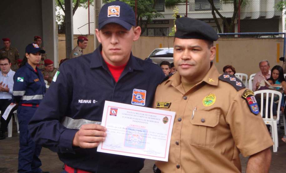 15ª Coordenadoria Regional de Defesa Civil realiza solenidade de encerramento do Curso de Formação de Agentes de Defesa Civil – Turma 2011 do 6º SGBI Formatura do Curso de Formação de Agentes de Defesa Civil – Turma 2011 do 6º SGBI