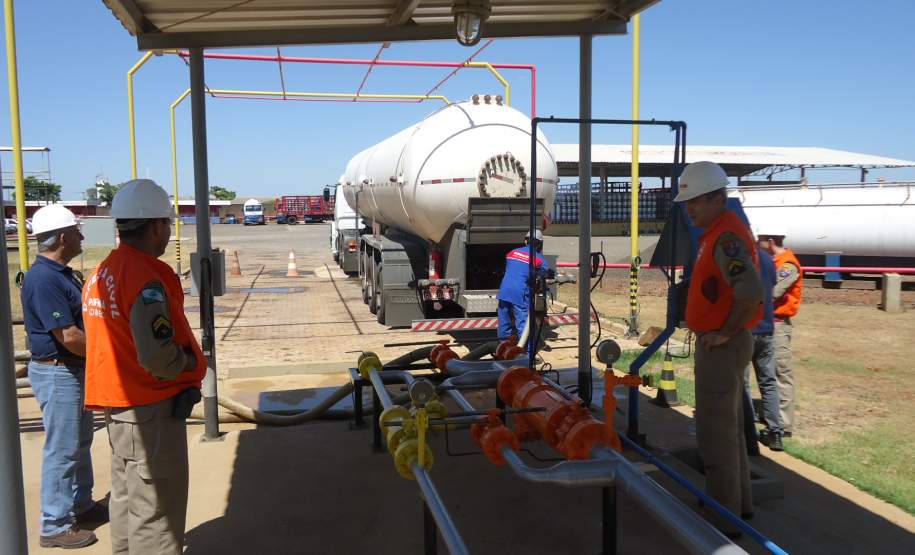 Foi realizado em empresa de Gás LP em Apucarana, mais uma fiscalização de produtos perigosos.