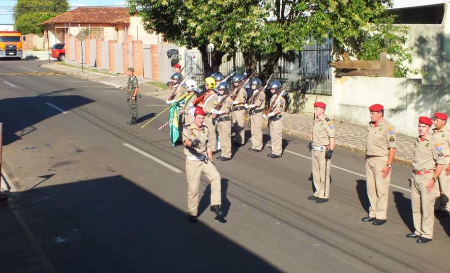 Tomada do dispositivo da Bandeira Nacional
