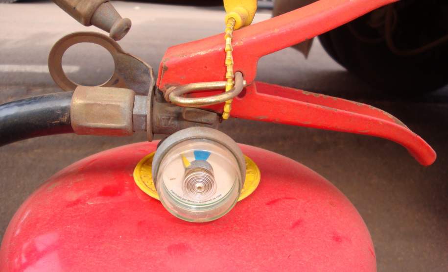 Fiscalização de Produtos Perigosos - Cruzeiro do Oeste Fiscalização de Produtos Perigosos - Cruzeiro do Oeste