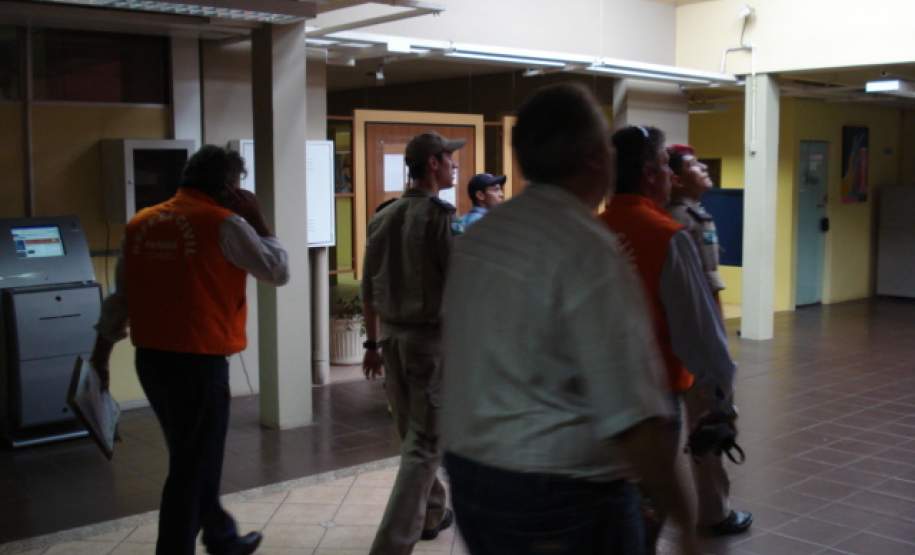 fiscalização do Fórum de maringá devido a vibrações sentidas no imóvel