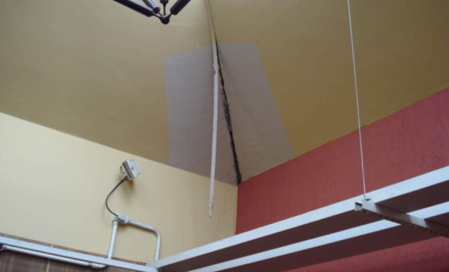 fiscalização do Fórum de maringá devido a vibrações sentidas no imóvel