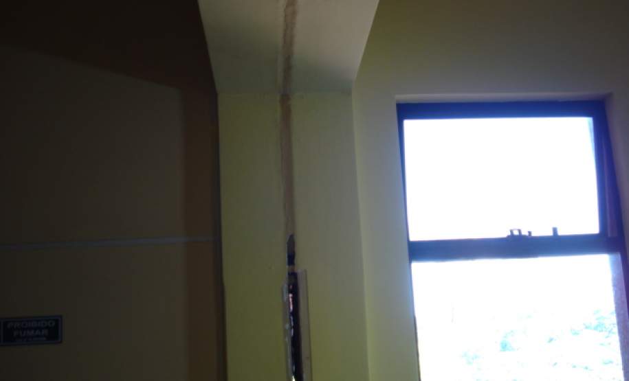 fiscalização do Fórum de maringá devido a vibrações sentidas no imóvel