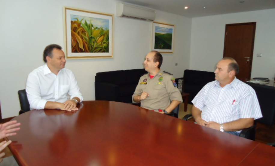 5ª COREDEC  realiza visita ao Prefeito da cidade de Ubiratã para futura instalações do Posto de Bombeiros Comunitário.