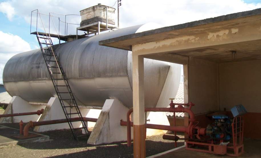 Moto bomba e reservatório água de 70.000 lts