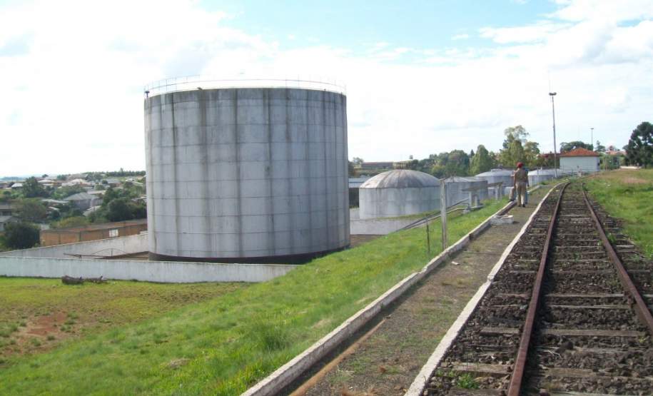 Extensão férrea - 230 metros