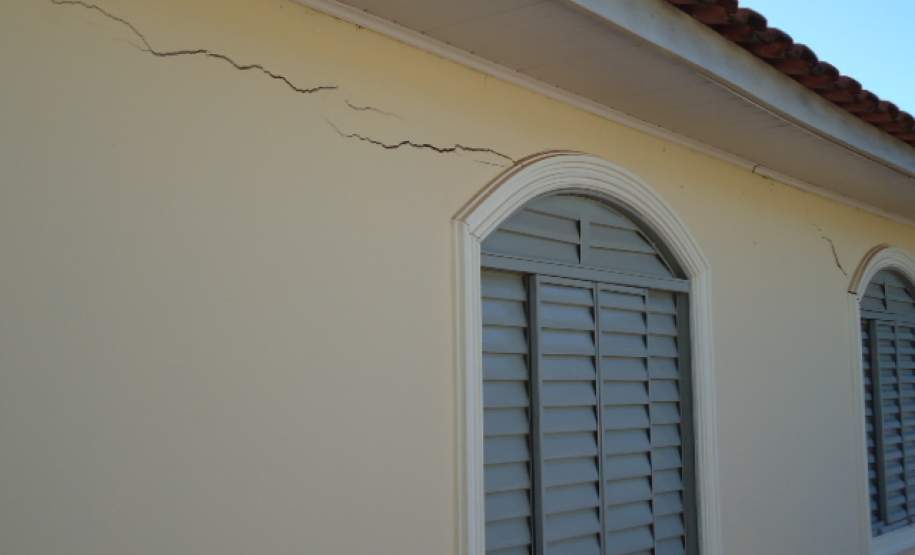 rachaduras em sua edificação