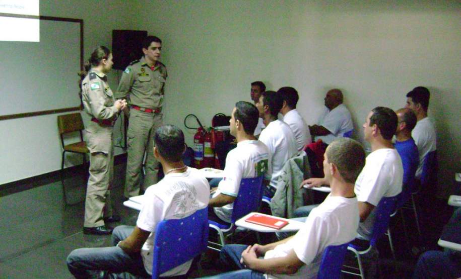 5ª COREDEC Realiza Curso de formação de Agente de Defesa Civil Curso de Agente de Defesa Civil realizado em Campo Mourão