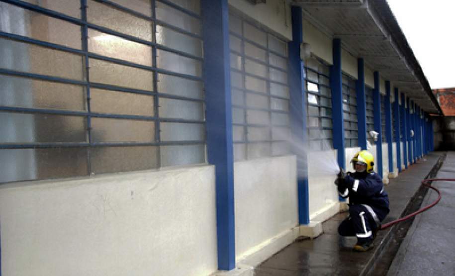 Programa Brigada Escolar - Defesa Civil na Escola. Programa Brigada Escolar - Defesa Civil na Escola.