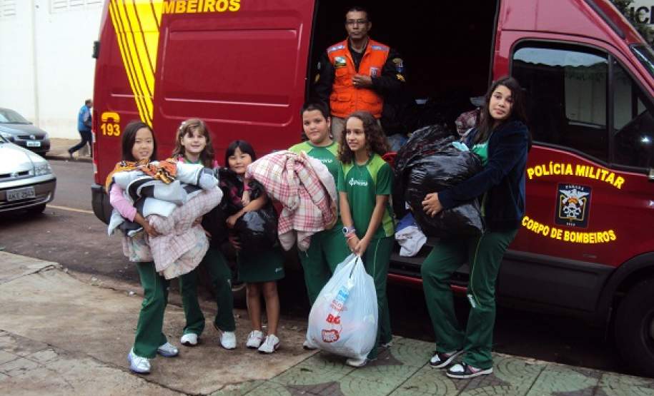 5ª COREDEC Participa da campanha do agasalho 2012. campanha do agasalho 2012.