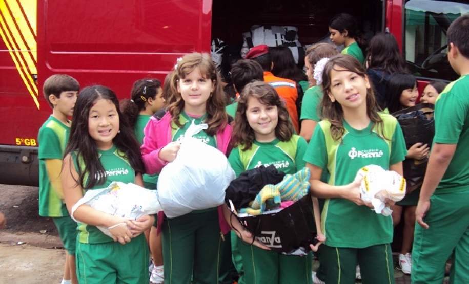 5ª COREDEC Participa da campanha do agasalho 2012. campanha do agasalho 2012.