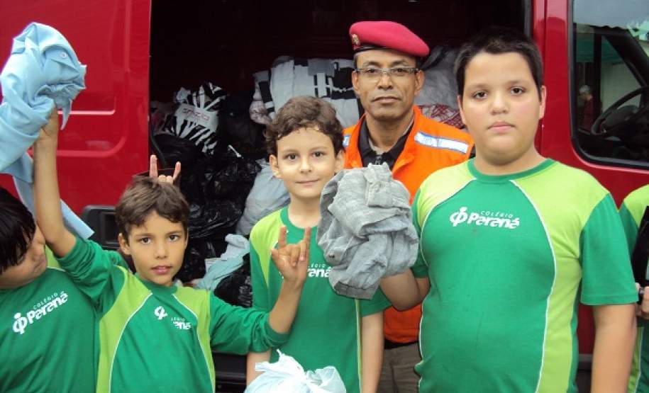 5ª COREDEC Participa da campanha do agasalho 2012. campanha do agasalho 2012.