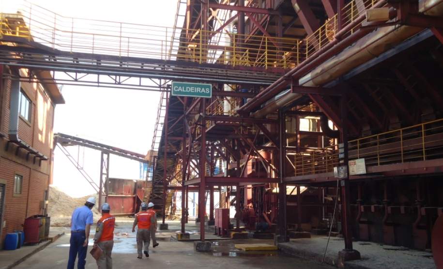 Fiscalização em Usina de Açúcar e Destilaria de Álcool Fiscalização em Usina de Açúcar e Destilaria de Álcool