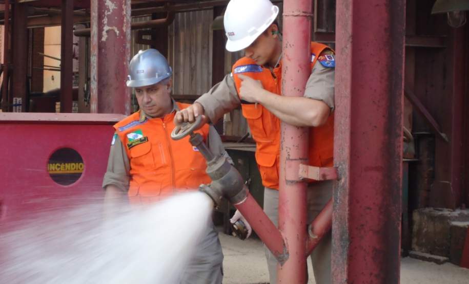 Fiscalização em Usina de Açúcar e Destilaria de Álcool Fiscalização em Usina de Açúcar e Destilaria de Álcool