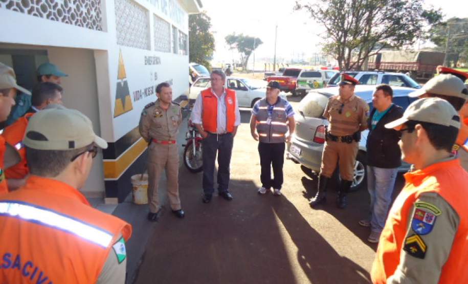 Fiscalização no transporte rodoviários de produtos perigosos em Cianorte  2012, reunião incial dos trabalhos.