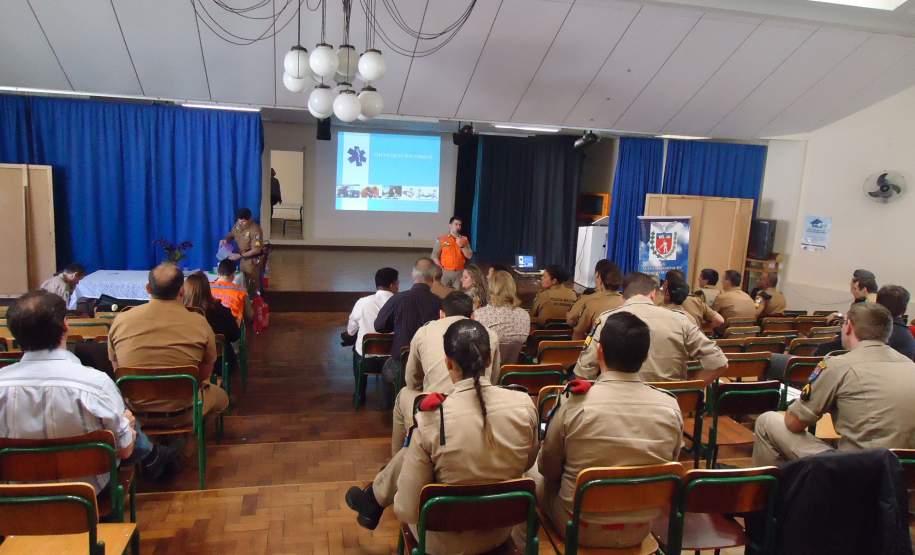 Coordenadoria Estadual de Defesa Civil capacita gestores regionais do Programa Brigadas Escolares – Defesa Civil na Escola, em Cascavel.