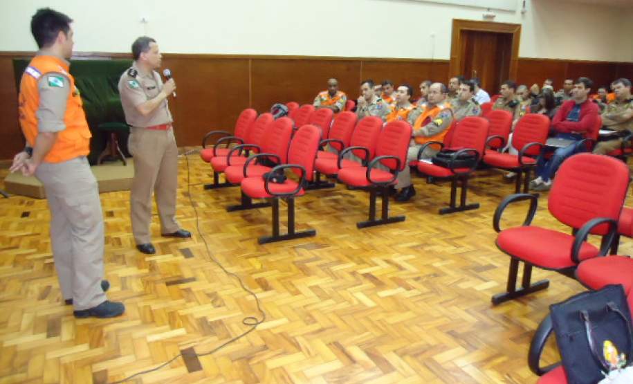Coordenadoria Estadual de Defesa Civil capacita gestores regionais do Programa Brigadas Escolares – Defesa Civil na Escola, em Maringá.