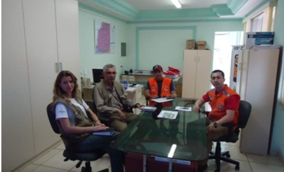 15ª Coordenadoria Regional de Defesa Civil se reúne com Coordenadoria Municipal de Defesa Civil de Umuarama e Serviço geológico do Brasil para mapeamento de risco do município. 15ª Coordenadoria Regional de Defesa Civil se reúne com Coordenadoria Municipal de Defesa Civil de Umuarama e Serviço geológico do Brasil para mapeamento de risco do município.