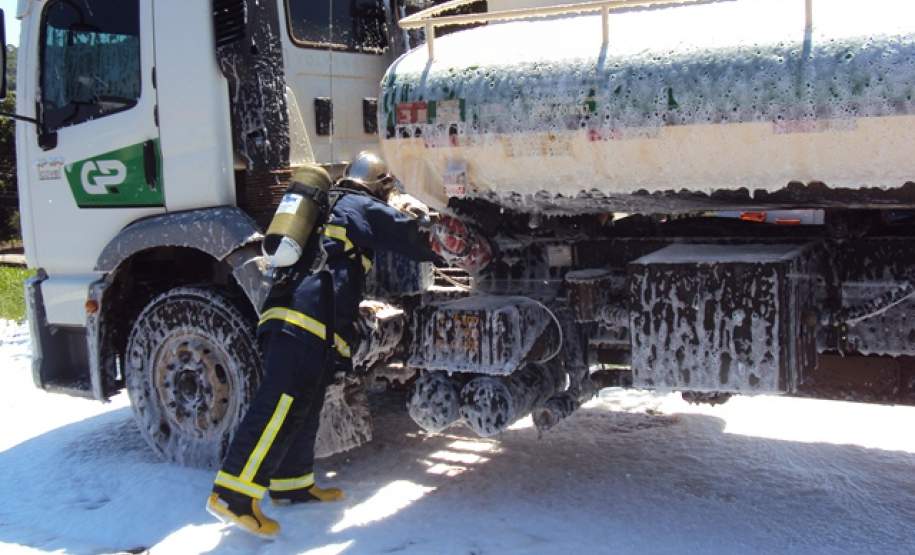 Simulado de atendimento a vazamento de Produtos Perigosos  - 2°SGBI - Pato Branco