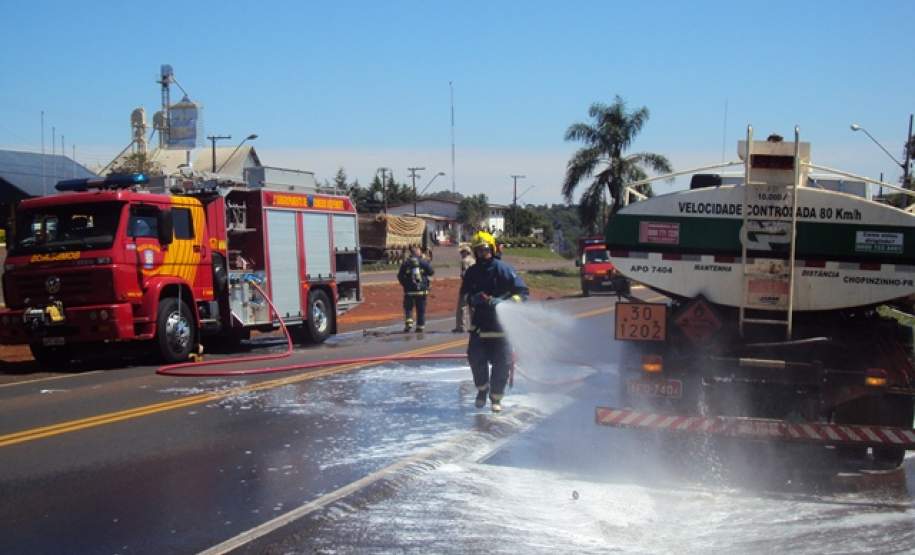 Simulado de atendimento a vazamento de Produtos Perigosos  - 2°SGBI - Pato Branco