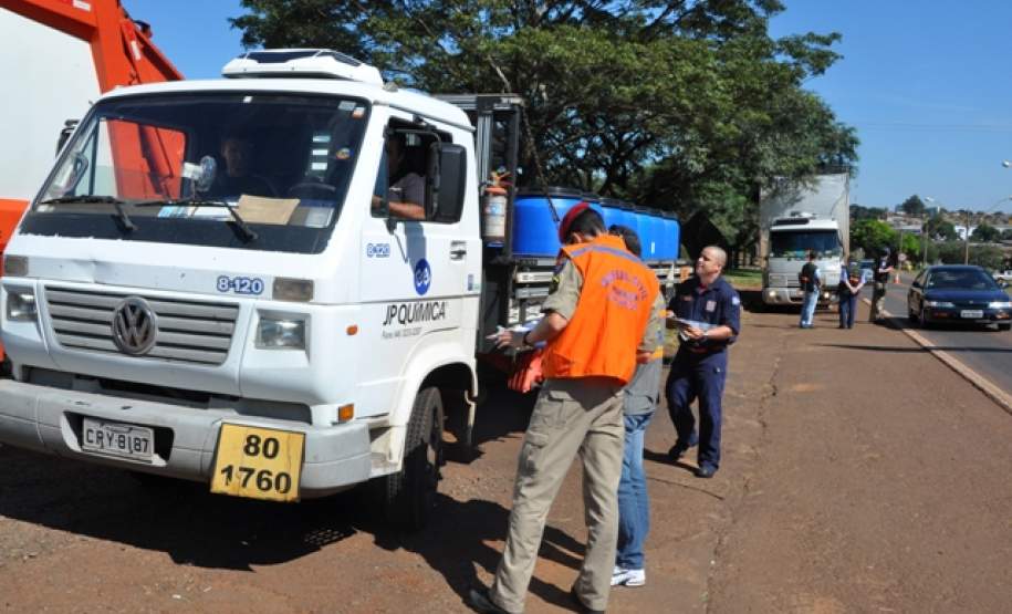 Ação integrada realiza fiscalização em Mandaguari