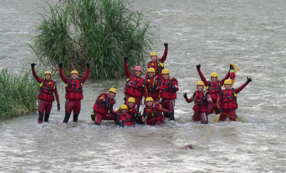 O 8 º Grupamento de Bombeiros concluiu, no dia 26 deste mês, mais um treinamento de Salvamento e Operações em Águas Rápidas (SOAR) realizado com 15 Bombeiros da unidade