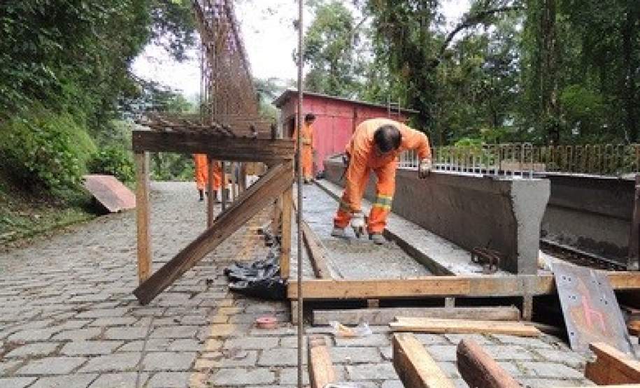 Obras na Estrada da Graciosa