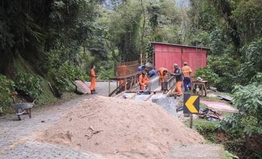 Obras na Estrada da Graciosa