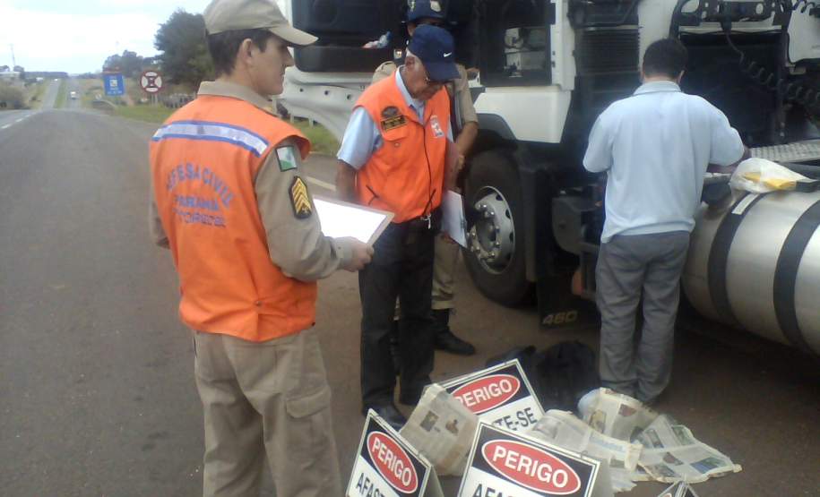2ª CORPDEC Realiza Fiscalização ao Transporte Rodoviário de Produtos Perigosos